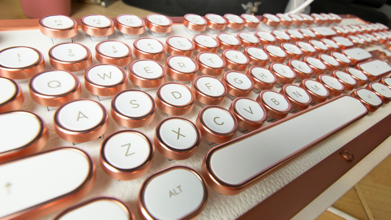 Illustration for article titled Azio Retro Classic Keyboard Review: The New Vintage